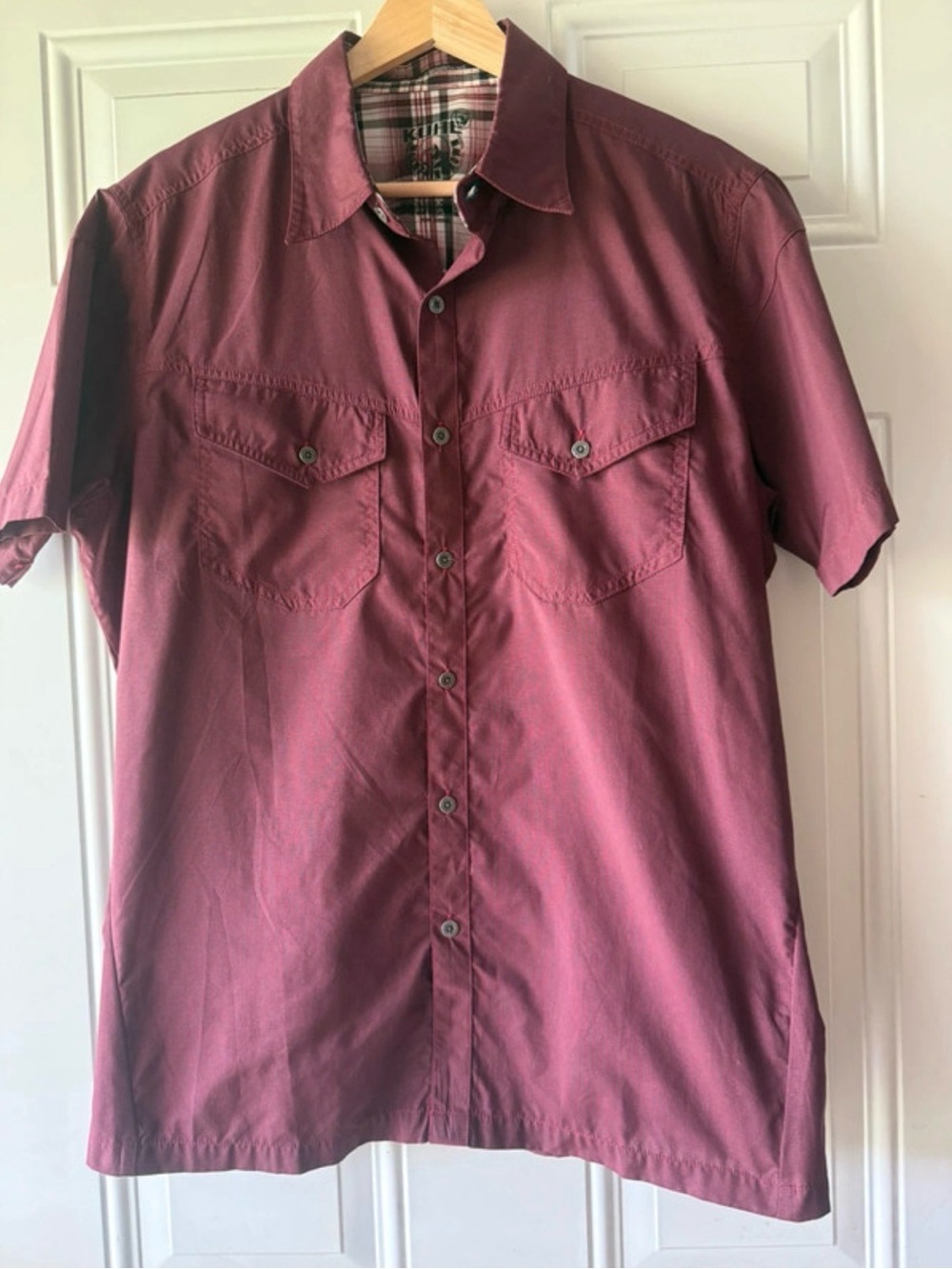3/$20🍁SALE! Kuhl men’s Eluxur burgundy pattern button short sleeve shirt